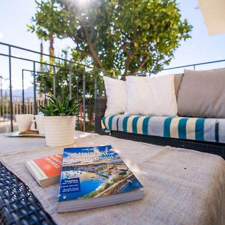 Familiaris Pompei Holiday Home Bagian luar foto