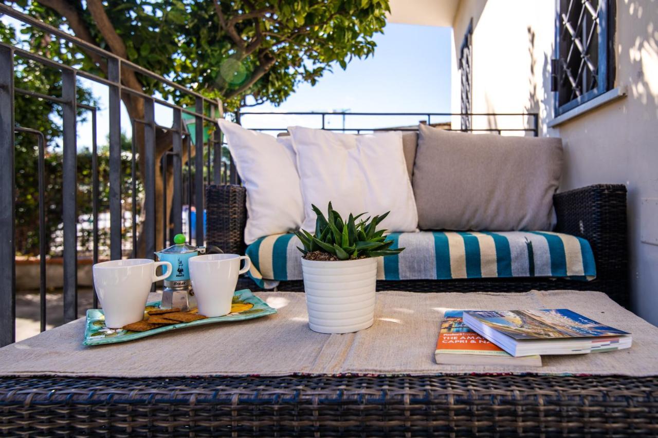 Familiaris Pompei Holiday Home Bagian luar foto