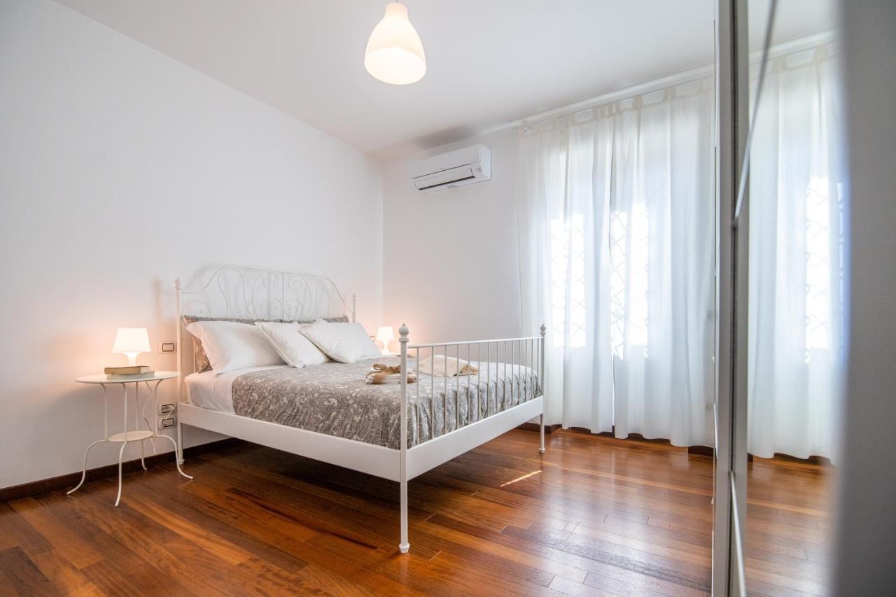 Familiaris Pompei Holiday Home Bagian luar foto